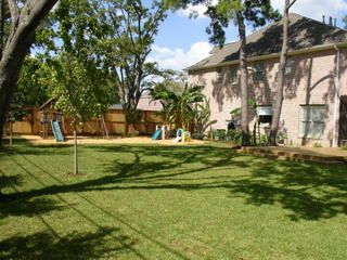 Landscaping 8-20-05_1_resize-793281